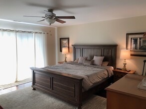 235 N Whittaker St, Unit 35 in New Buffalo, MI - Building Photo - Building Photo