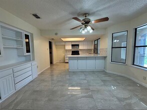 510 Betsy Ross Dr in Arlington, TX - Building Photo - Building Photo
