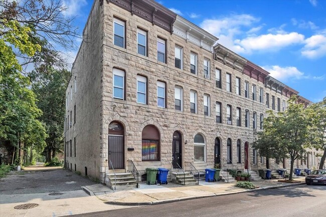 1219 W Lafayette Ave in Baltimore, MD - Foto de edificio - Building Photo