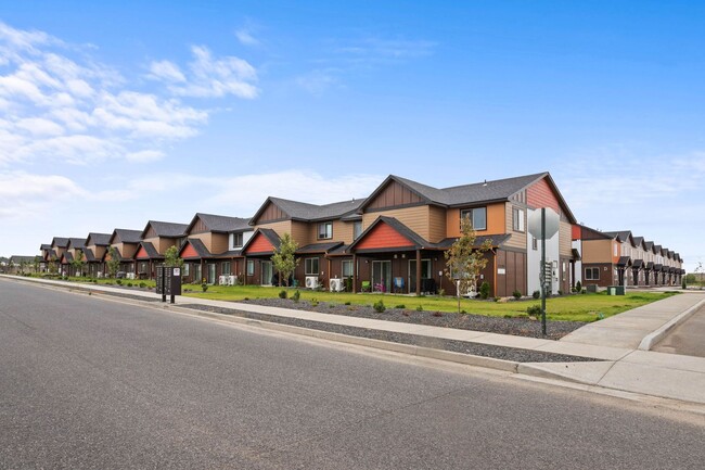 Fruitvale Townhomes - modern apartment living in Cheney, WA - Building Photo - Building Photo