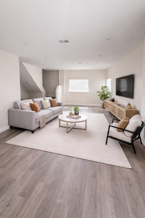 6722 Simpson Ave in North Hollywood, CA - Building Photo