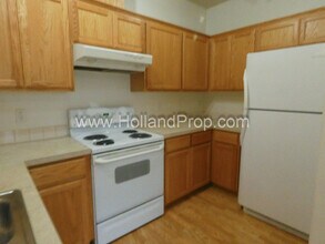 18148 NE Everett Ct in Portland, OR - Building Photo - Building Photo