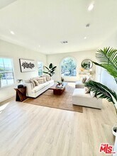 900 N Alfred St in Los Angeles, CA - Building Photo - Building Photo