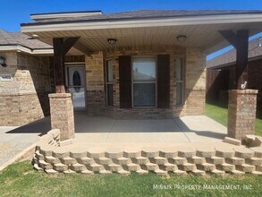 6902 Ranch Hand Dr in Midland, TX - Foto de edificio - Building Photo