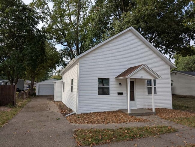 property at 605 E Overton St