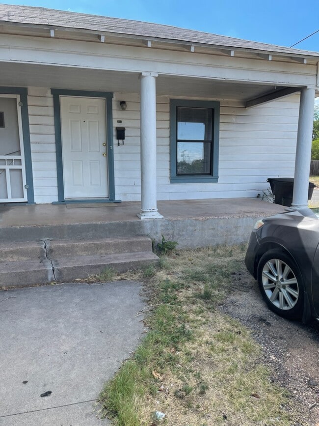 property at 1602 Palm St