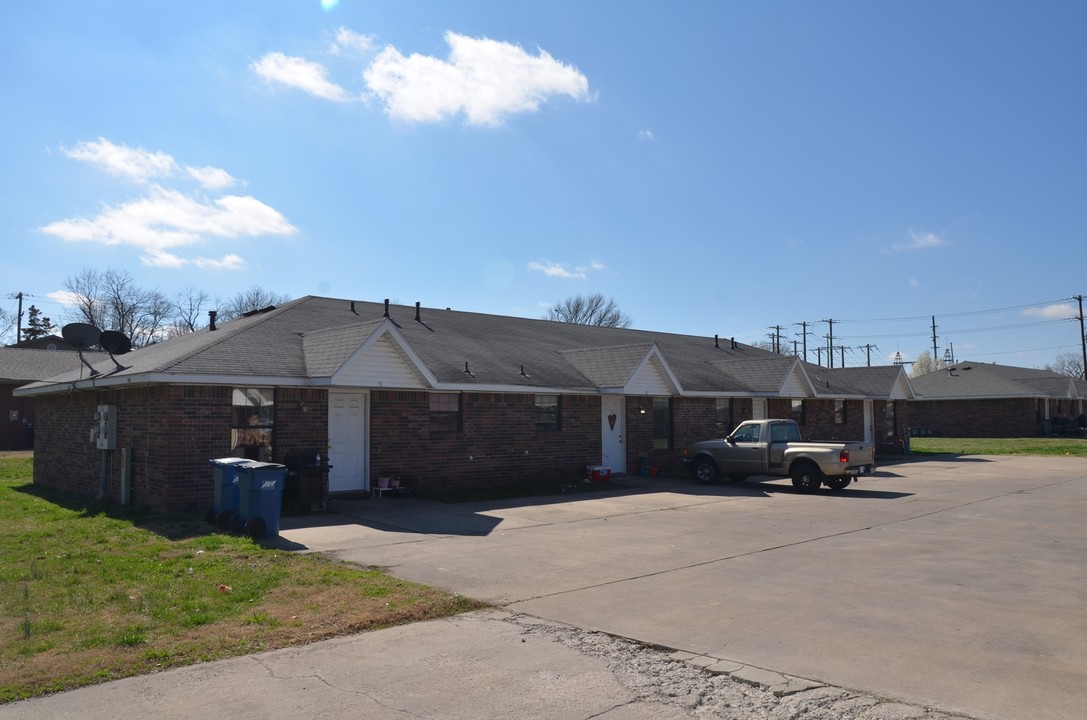 504 SE B St in Bentonville, AR - Building Photo