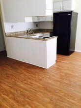 280 N Rose St in Mount Clemens, MI - Building Photo - Interior Photo