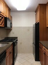 33 Pond Ave in Brookline, MA - Building Photo - Building Photo