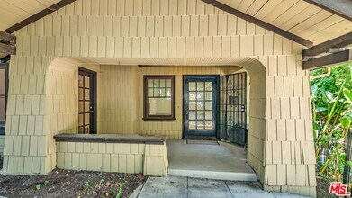 1918 Pinehurst Rd in Los Angeles, CA - Building Photo - Building Photo