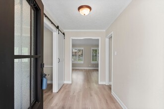 28814 Holly Hill Dr in Spring, TX - Foto de edificio - Building Photo