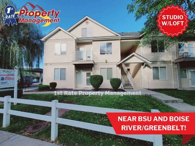 property at 272 W Mallard Dr