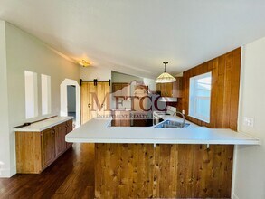 36855 Jasper Lowell Rd in Fall Creek, OR - Building Photo - Building Photo