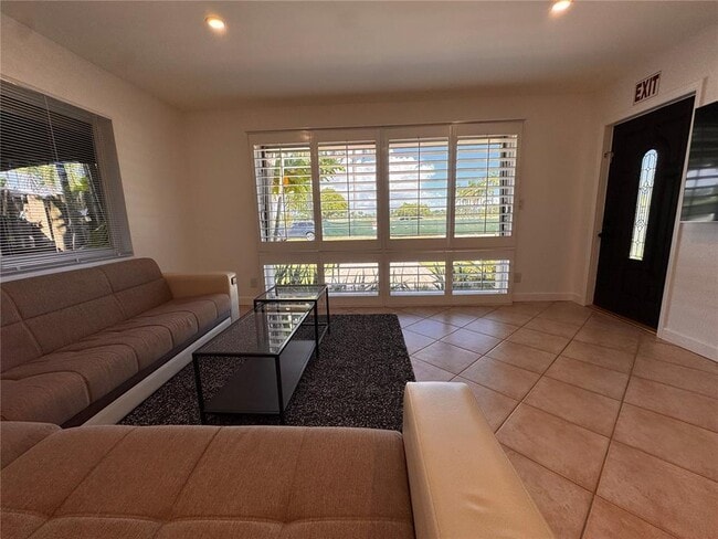 1406 Polk St in Hollywood, FL - Building Photo - Building Photo