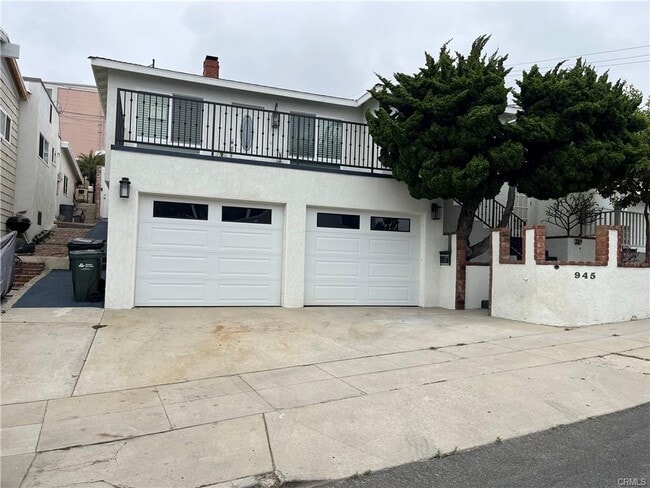 945 Montgomery Dr in Hermosa Beach, CA - Building Photo - Building Photo