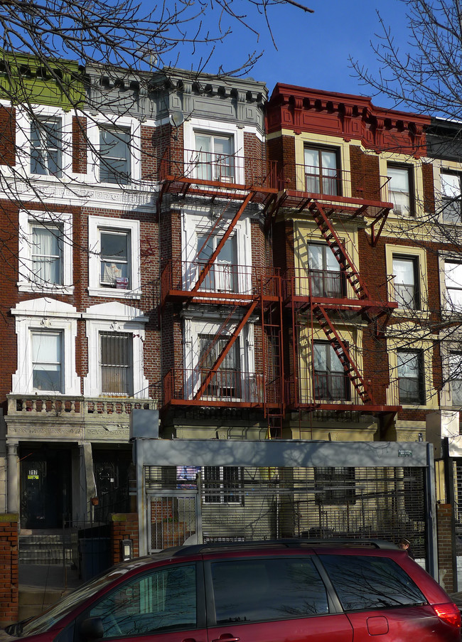 719 Eastern Pky in Brooklyn, NY - Building Photo - Building Photo