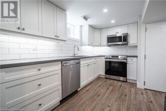 42 E 41st St in Hamilton, ON - Building Photo - Building Photo