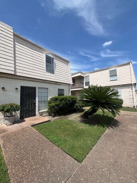 6201 Ranchester Dr in Houston, TX - Foto de edificio