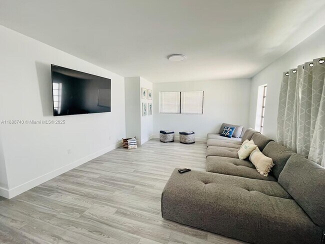237 2nd Rd in Key Largo, FL - Building Photo - Building Photo