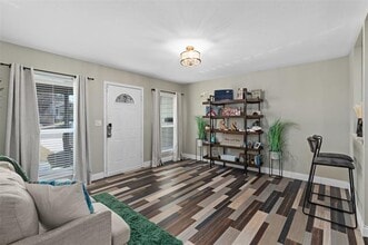 5808 Locke Ave in Fort Worth, TX - Building Photo - Building Photo