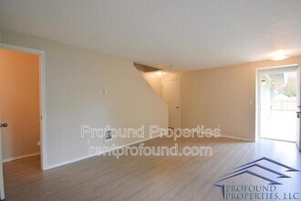 1448 NE Thomas Ct in Hillsboro, OR - Building Photo - Building Photo