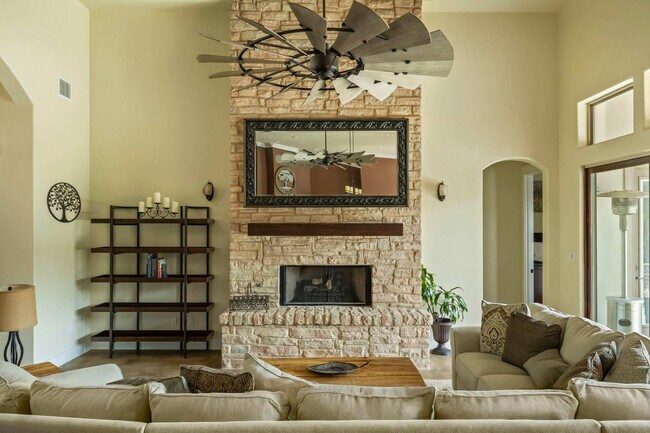 1194 Vaquero Wy in Wimberley, TX - Building Photo - Building Photo