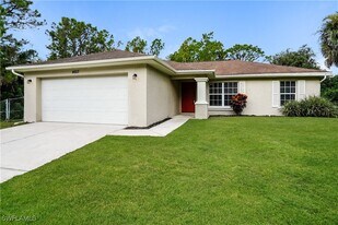 4603 Queen Ave N in Lehigh Acres, FL - Building Photo