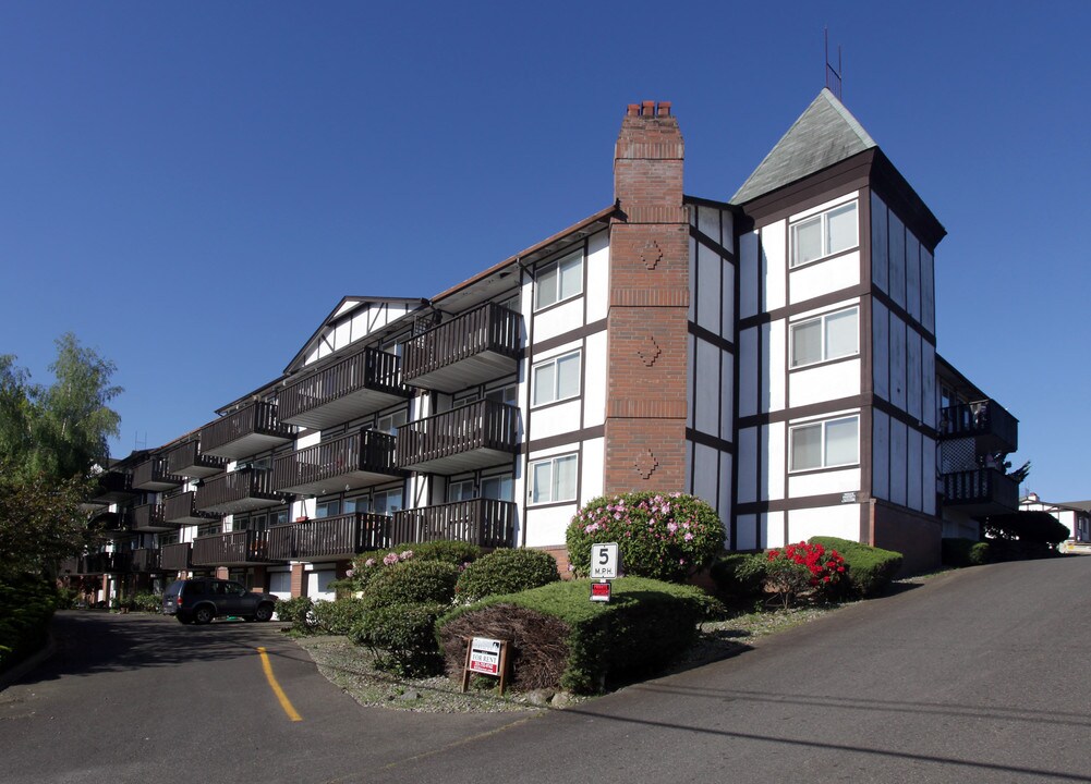 Stratford Heights Apartments in University Place, WA - Foto de edificio