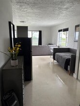 6003 S Indian River Dr in Fort Pierce, FL - Building Photo - Building Photo