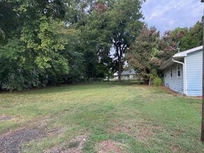 1025 17th St NE in Paris, TX - Building Photo - Building Photo