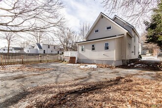 664 Grant St in Watertown, NY - Building Photo - Building Photo