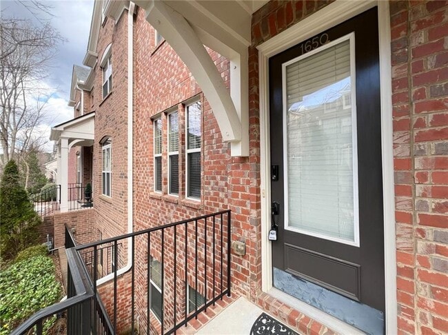 1650 Sabastian Point in Atlanta, GA - Building Photo - Building Photo