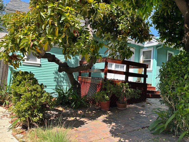 property at 8707 W West Knoll Dr