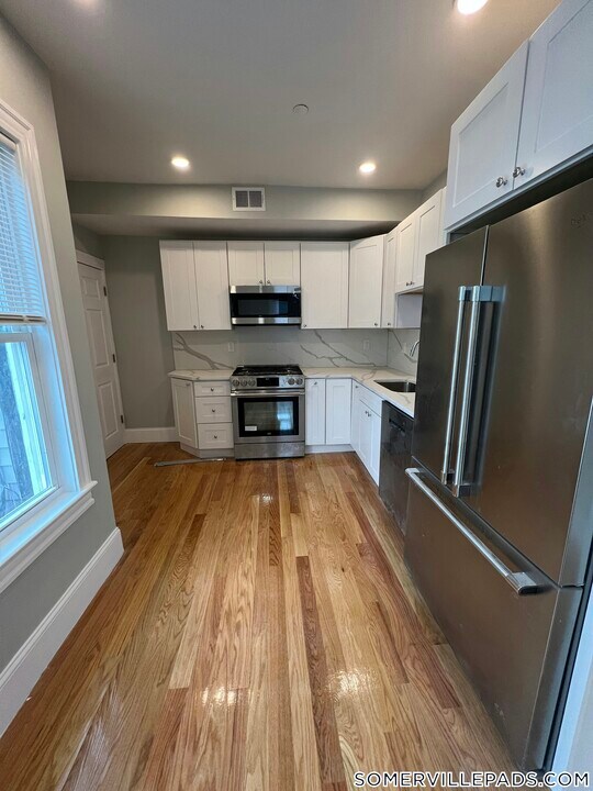 73 Pearl St in Somerville, MA - Building Photo