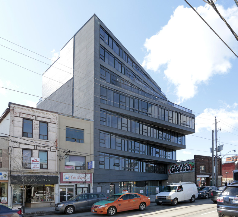 Abacus Lofts in Toronto, ON - Building Photo