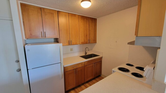 property at 98-1005-1038 Moanalua Rd