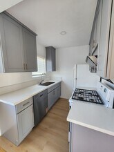 2113 S Orange Dr in Los Angeles, CA - Building Photo - Building Photo