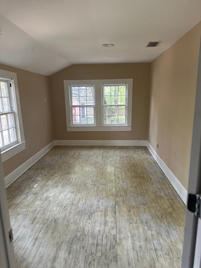 2104 Emogene St, Unit B in Mobile, AL - Building Photo - Building Photo