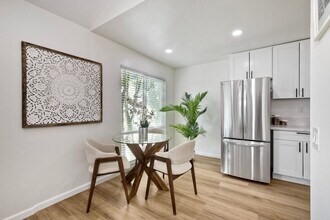 1817 E Grand Ave in Escondido, CA - Building Photo - Building Photo
