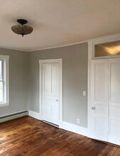 17 Highland Park in Uxbridge, MA - Foto de edificio - Building Photo