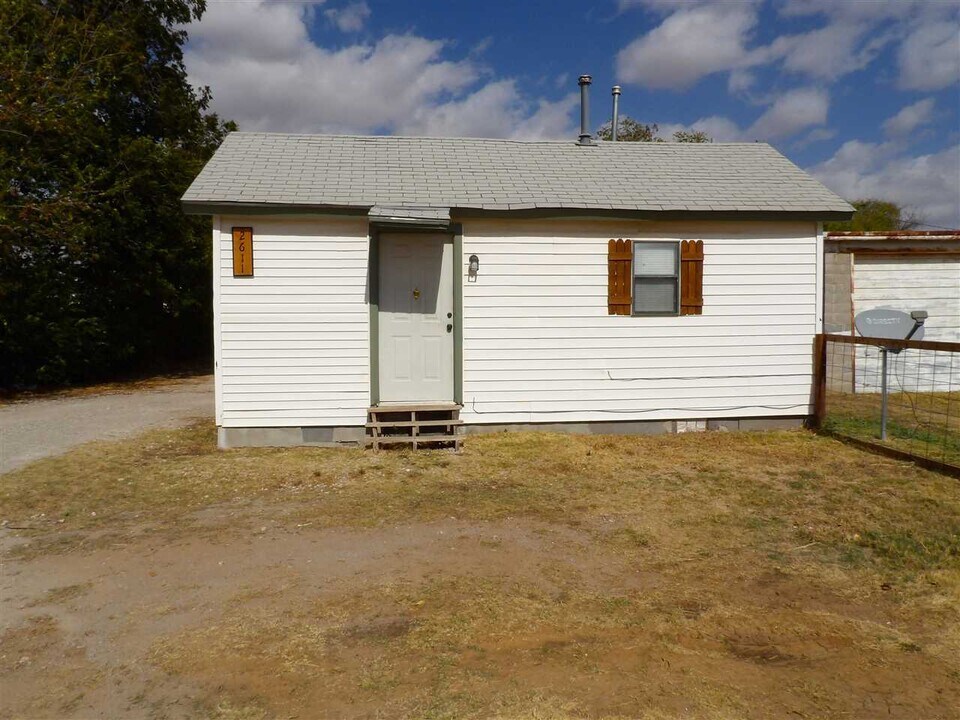 2611 SW E Ave in Lawton, OK - Building Photo