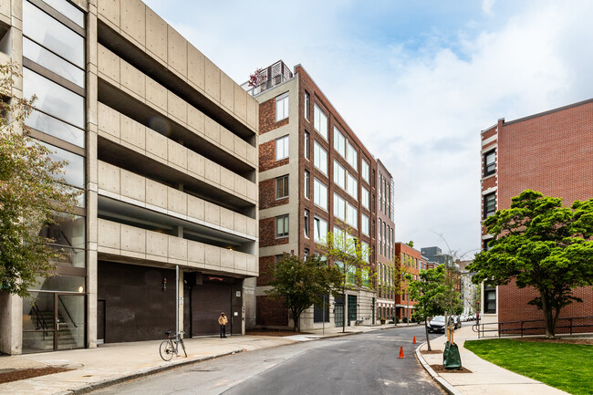 Symphony Court II in Boston, MA - Foto de edificio - Building Photo