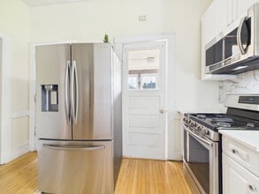 1541 W Barry Ave, Unit #2 in Chicago, IL - Building Photo - Building Photo