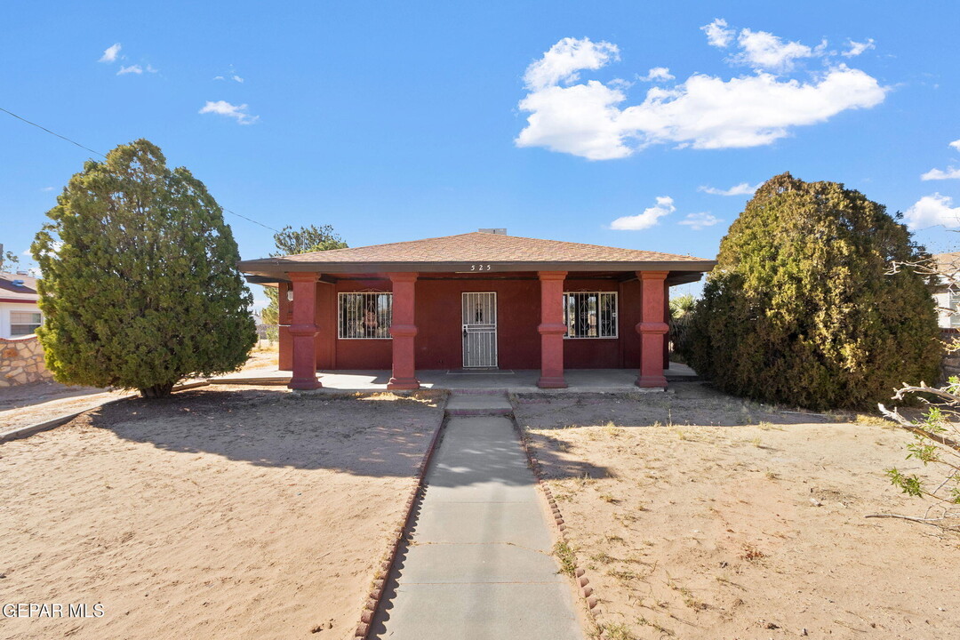 525 Agua Clara St in El Paso, TX - Building Photo