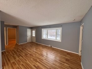 6609 W Broadway in Minneapolis, MN - Building Photo - Building Photo