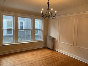 1468 W Winnemac Ave, Unit 1E in Chicago, IL - Building Photo - Building Photo