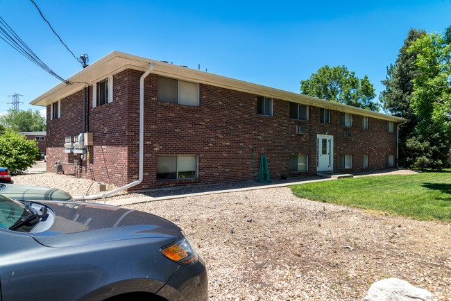 Plaza 26 Apartments in Lakewood, CO - Building Photo - Building Photo