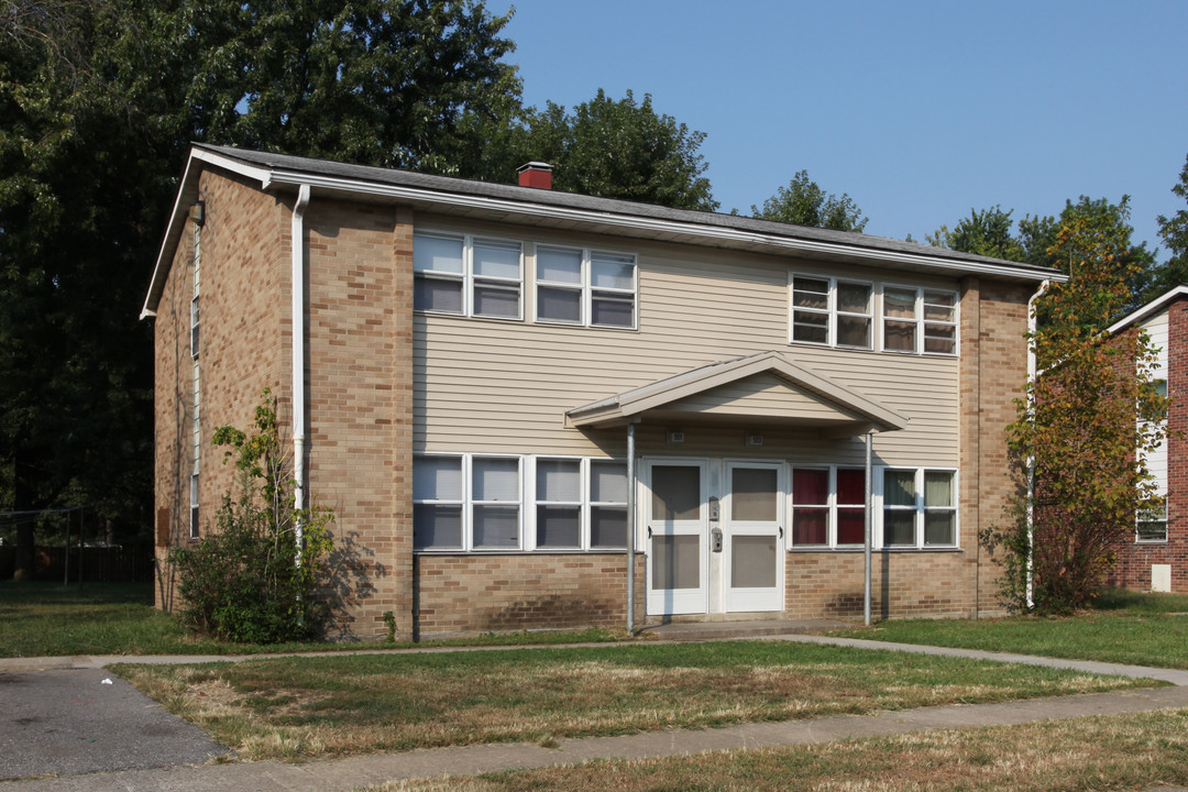 Fulton Terrace in Jeffersonville, IN - Building Photo