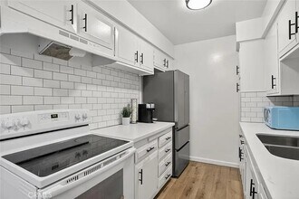 901 Linden Ave in Long Beach, CA - Building Photo - Building Photo