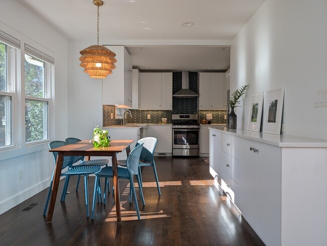 property at 1096 Oakfield Dr SE